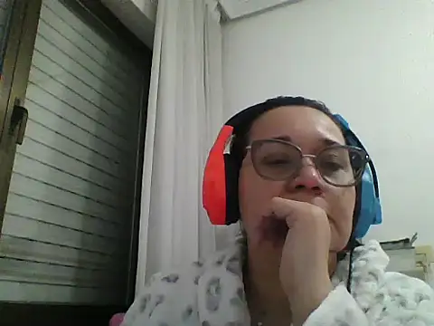 gaby0075 online show from December 13, 2024, 11:06 pm