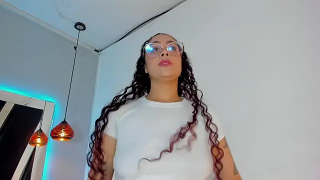 antonelllepiercee online show from January 17, 2025, 11:38 am