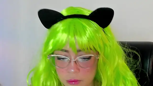 antonelllepiercee online show from March 9, 2025, 10:52 am