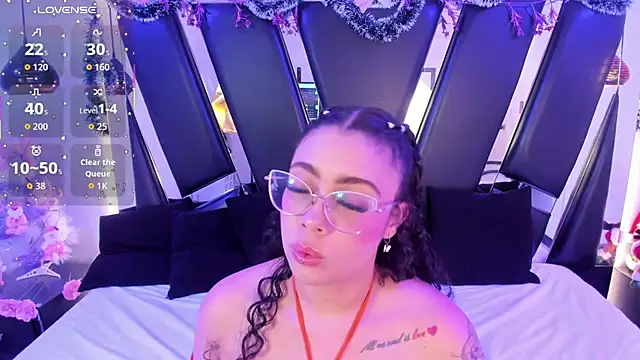 antonelllepiercee online show from December 17, 2025, 11:16 am