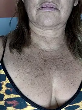 Kasandra Ho online show from October 21, 2025, 2:01 am