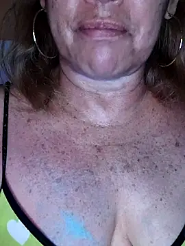 Kasandra Ho online show from March 4, 2026, 1:39 pm