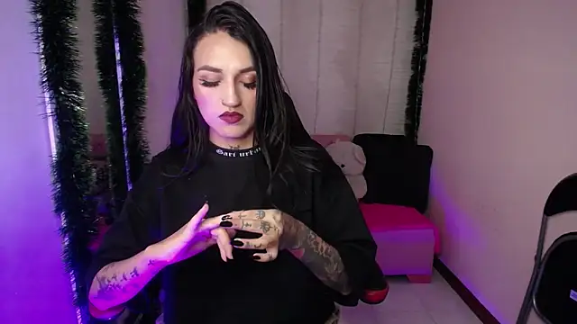 amelierouss online show from December 19, 2024, 6:34 pm
