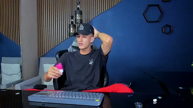 JakeMoxley online show from January 20, 2025, 7:04 pm