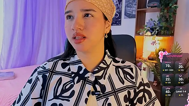 emilyrouxe online show from October 13, 2025, 3:56 pm