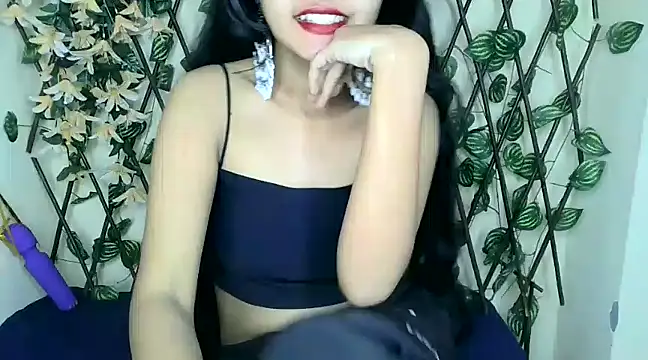 SUZY FROMUS online show from February 6, 2025, 8:13 pm