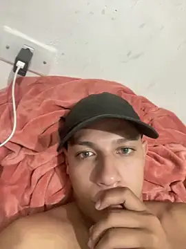 Snapshot of kauanzinhoofc chatting on November 24, 2025, 5:07 am kauanzinhoofc online show from November 24, 2025, 5:07 am