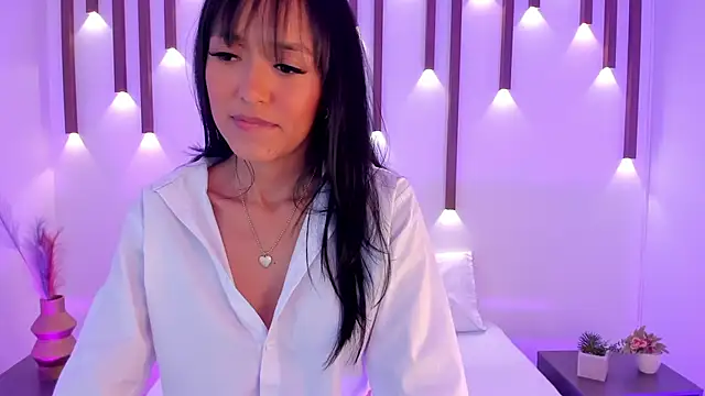 sara gwen online show from January 15, 2025, 2:17 am