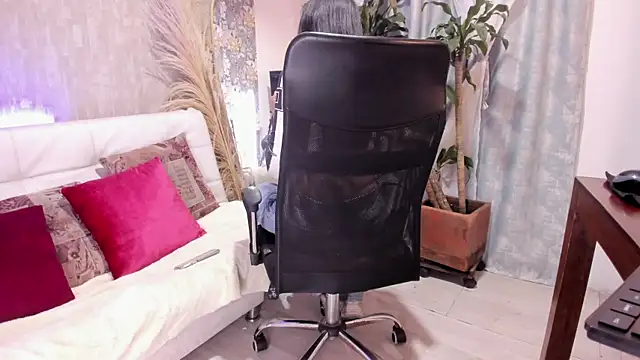 Snapshot of maddy_cooper_ chatting on October 14, 2025, 9:15 pm maddy cooper online show from October 14, 2025, 9:15 pm