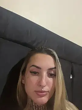 hotskinny1 online show from February 27, 2025, 12:10 am