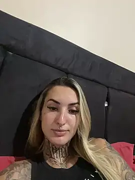 hotskinny1 online show from March 5, 2025, 3:08 am