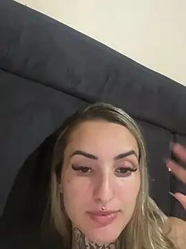 hotskinny1 online show from March 8, 2025, 8:57 pm