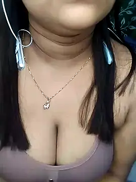 Hottyalia online show from February 8, 2025, 6:44 pm