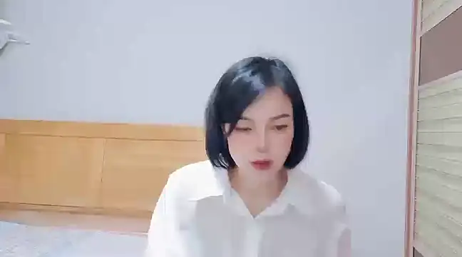 Linda-LL online show from January 21, 2025, 3:04 am