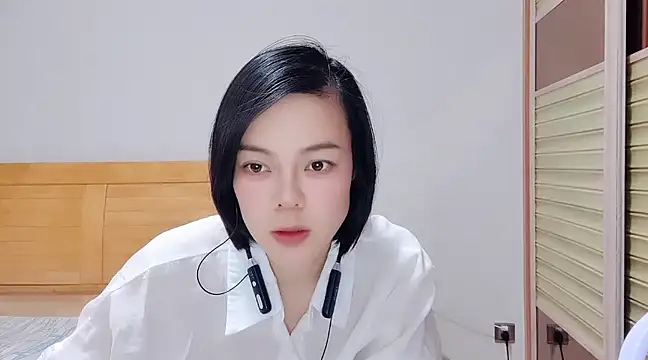 Linda-LL online show from January 30, 2025, 4:58 am