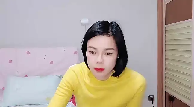 Linda-LL online show from March 18, 2025, 5:52 am