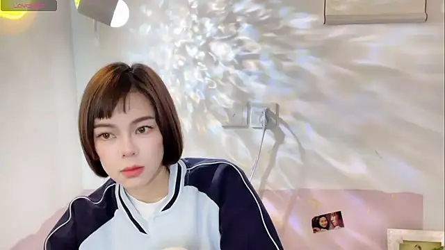 Linda-LL online show from October 24, 2025, 1:46 am