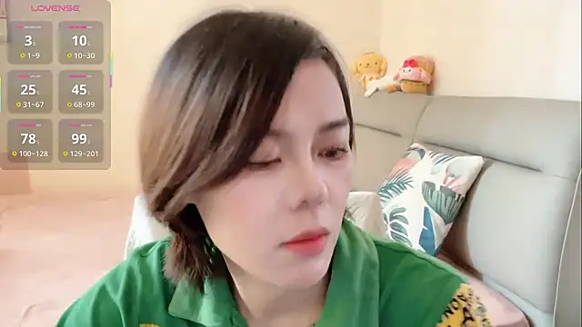Snapshot of Linda-LL chatting on April 29, 2026, 3:21 am Linda-LL online show from April 29, 2026, 3:21 am