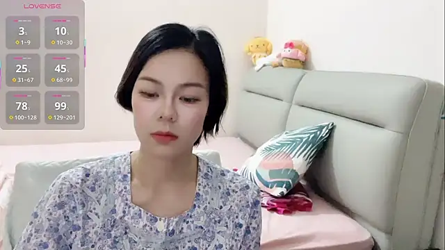 Snapshot of Linda-LL chatting on May 10, 2026, 1:49 pm Linda-LL online show from May 10, 2026, 1:49 pm