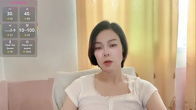 Snapshot of Linda-LL chatting on May 22, 2026, 5:25 am Linda-LL online show from May 22, 2026, 5:25 am