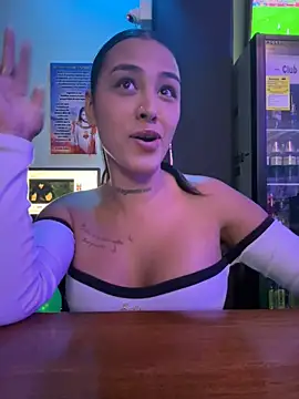 paisitahot1975 online show from February 12, 2025, 11:30 pm