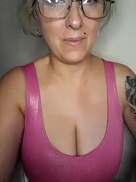 Snapshot of DesireSatler chatting on December 20, 2024, 1:58 am DesireSatler online show from December 20, 2024, 1:58 am