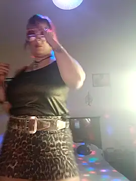 Snapshot of DesireSatler chatting on August 2, 2026, 10:19 pm DesireSatler online show from August 2, 2026, 10:19 pm
