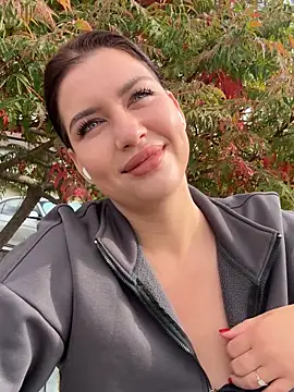 KikiWatson online show from September 28, 2025, 6:19 am