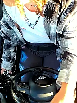 thatonespicychick online show from September 15, 2025, 1:44 pm