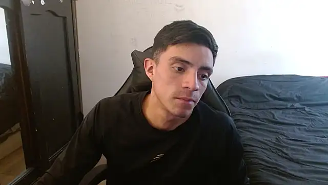 kv   xxx  online show from September 26, 2025, 7:40 pm