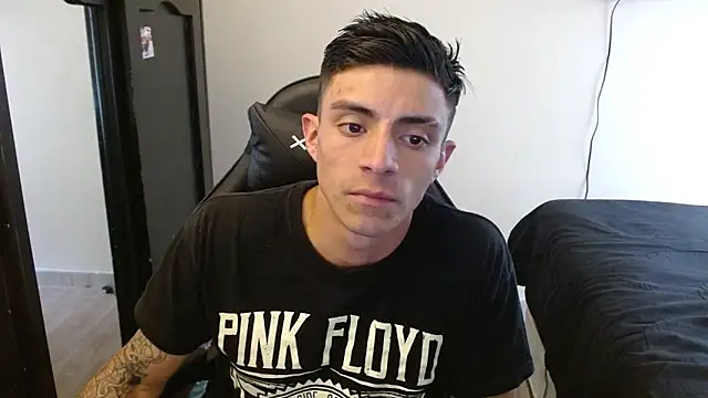 kv   xxx  online show from November 4, 2025, 6:29 pm