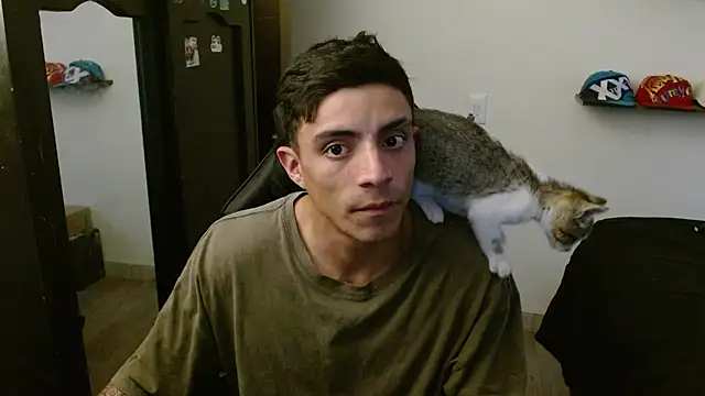 Snapshot of kv___xxx_ chatting on December 18, 2025, 9:32 pm kv xxx online show from December 18, 2025, 9:32 pm