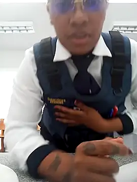 Snapshot of Cinnamon-Skin chatting on December 24, 2024, 7:44 pm Cinnamon-Skin online show from December 24, 2024, 7:44 pm