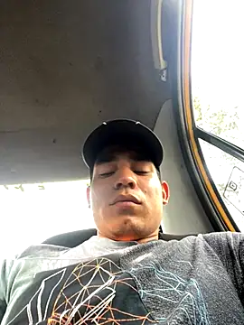 Snapshot of stiven-p23 chatting on October 29, 2025, 9:16 pm stiven-p23 online show from October 29, 2025, 9:16 pm