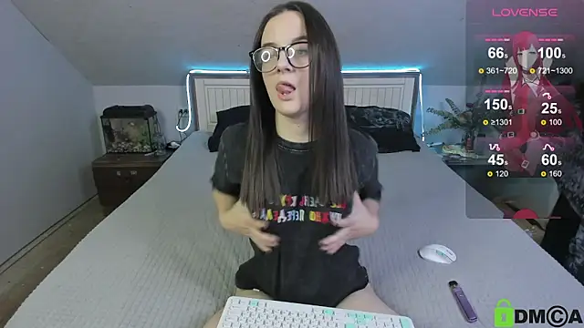 xAngel Bunny x online show from December 20, 2025, 7:10 pm