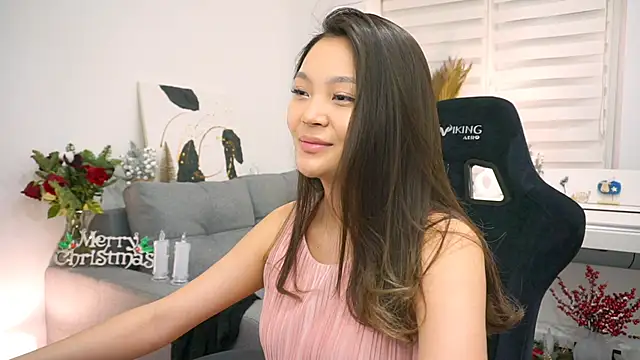 Peopleneedlove144 online show from December 25, 2024, 9:43 pm