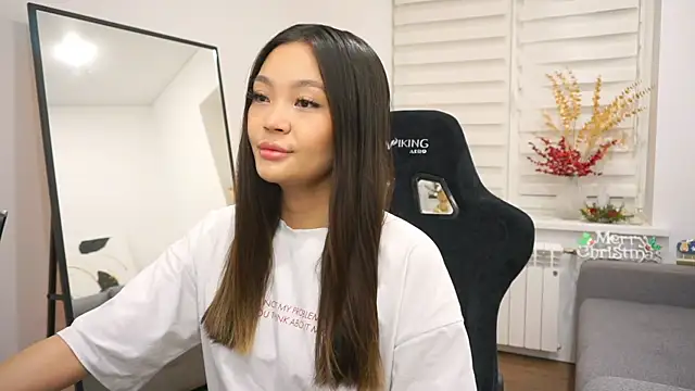 Peopleneedlove144 online show from January 3, 2025, 6:03 pm