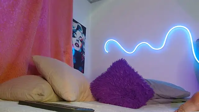 Snapshot of AlessiaVal_ chatting on March 19, 2026, 2:21 pm AlessiaVal online show from March 19, 2026, 2:21 pm