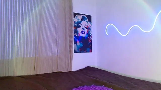 Snapshot of AlessiaVal_ chatting on April 8, 2026, 3:23 pm AlessiaVal online show from April 8, 2026, 3:23 pm