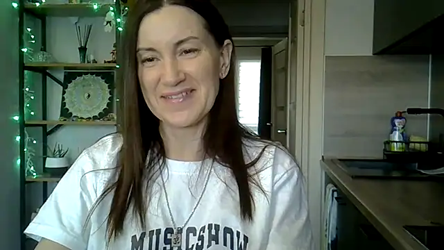 Snapshot of jainesummer chatting on December 18, 2024, 10:19 am jainesummer online show from December 18, 2024, 10:19 am