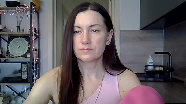 Snapshot of jainesummer chatting on February 12, 2025, 11:07 am jainesummer online show from February 12, 2025, 11:07 am