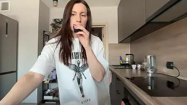 Snapshot of jainesummer chatting on February 6, 2026, 10:07 am jainesummer online show from February 6, 2026, 10:07 am