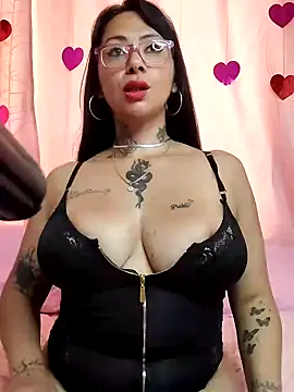 Snapshot of Saloome- chatting on February 10, 2025, 4:47 pm Saloome- online show from February 10, 2025, 4:47 pm