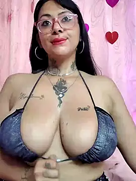 Snapshot of Saloome- chatting on February 19, 2025, 5:16 pm Saloome- online show from February 19, 2025, 5:16 pm