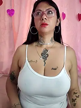 Snapshot of Saloome- chatting on February 27, 2025, 2:00 pm Saloome- online show from February 27, 2025, 2:00 pm