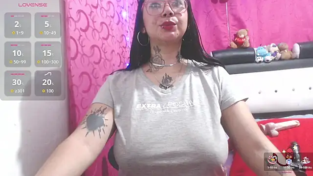 Snapshot of Saloome- chatting on September 13, 2025, 10:42 pm Saloome- online show from September 13, 2025, 10:42 pm