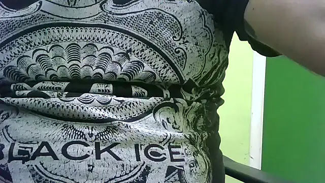 loganwolverine02 online show from February 4, 2025, 2:32 pm