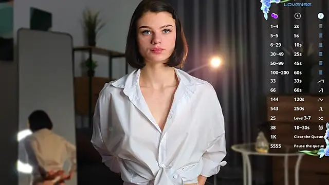 Snapshot of MimiLoll chatting on January 19, 2025, 6:43 pm MimiLoll online show from January 19, 2025, 6:43 pm