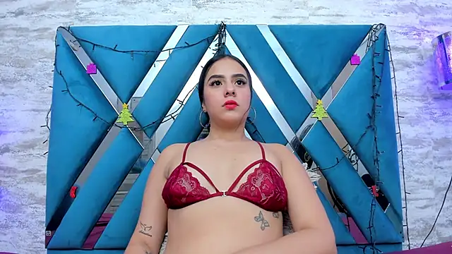 alanaflores  online show from December 4, 2024, 4:05 pm