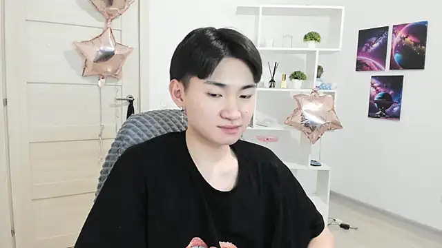 Miram Yu online show from February 26, 2025, 4:36 am